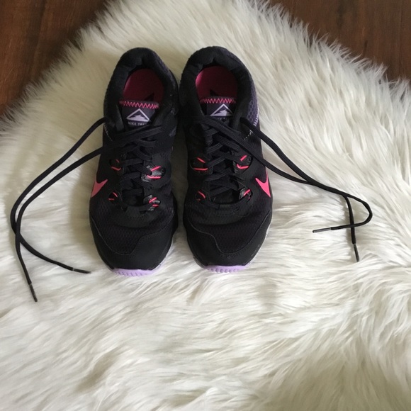 Nike Trail Black & Pink Juniper All Terrain Athletic Shoes Size 7 - Picture 3 of 8